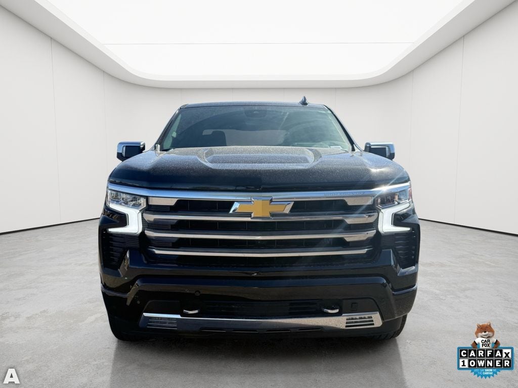 Used 2025 Black Chevrolet High Country image 5