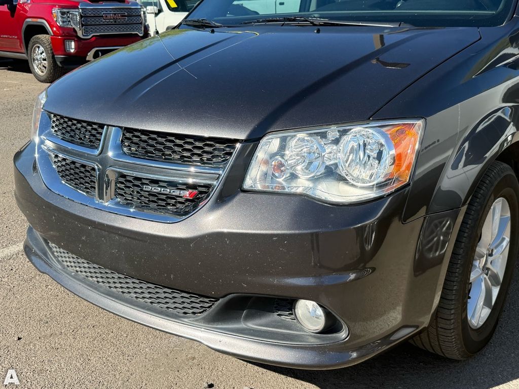 Used 2019 Granite Crystal Metallic Clearcoat Dodge SXT image 8