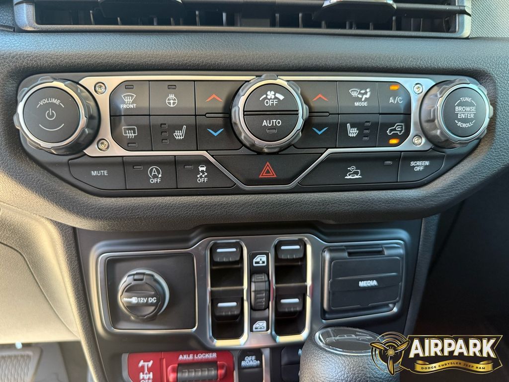 New 2025 Granite Crystal Jeep Sport image 19