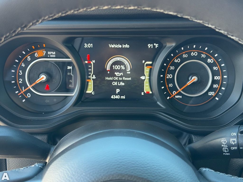 Used 2025 Bright White Clearcoat Jeep Sport S image 23