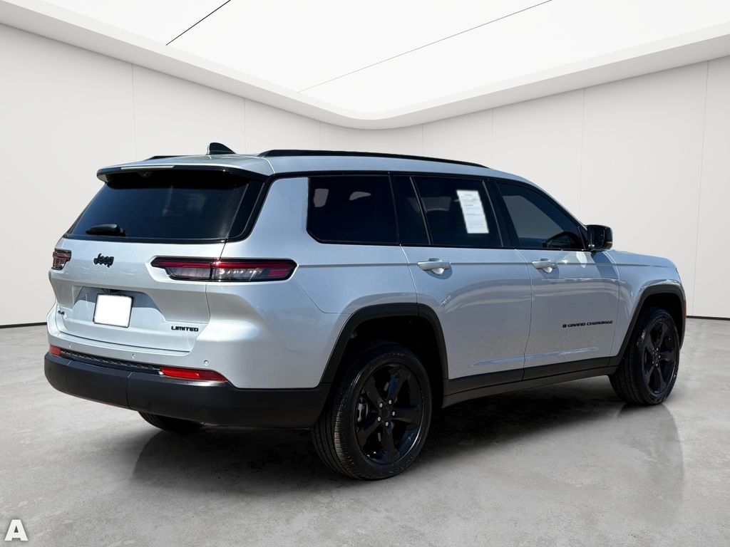 Used 2025 Silver Zynith Jeep Limited image 7