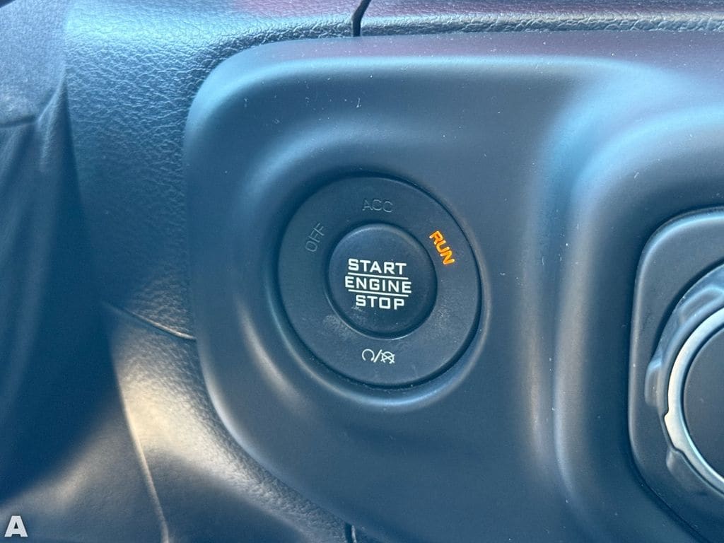 Used 2021 Hydro Blue Pearlcoat Jeep Rubicon image 25