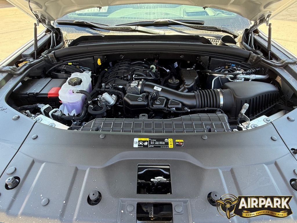 New 2025 Silver Zynith Jeep Summit image 26