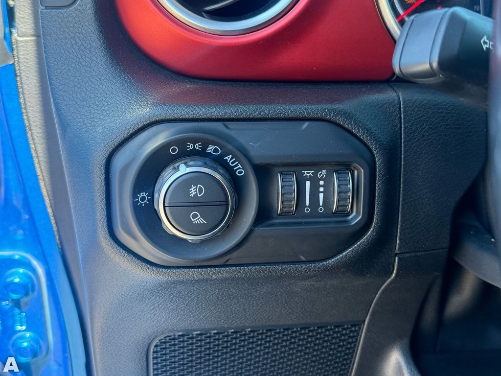 Used 2021 Hydro Blue Pearlcoat Jeep Rubicon image 14