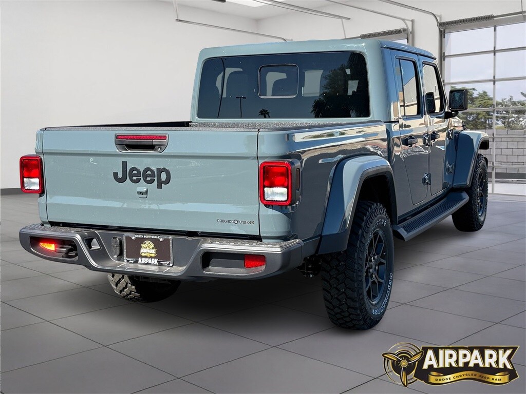 New 2025 Jeep Gladiator Sport Pickup