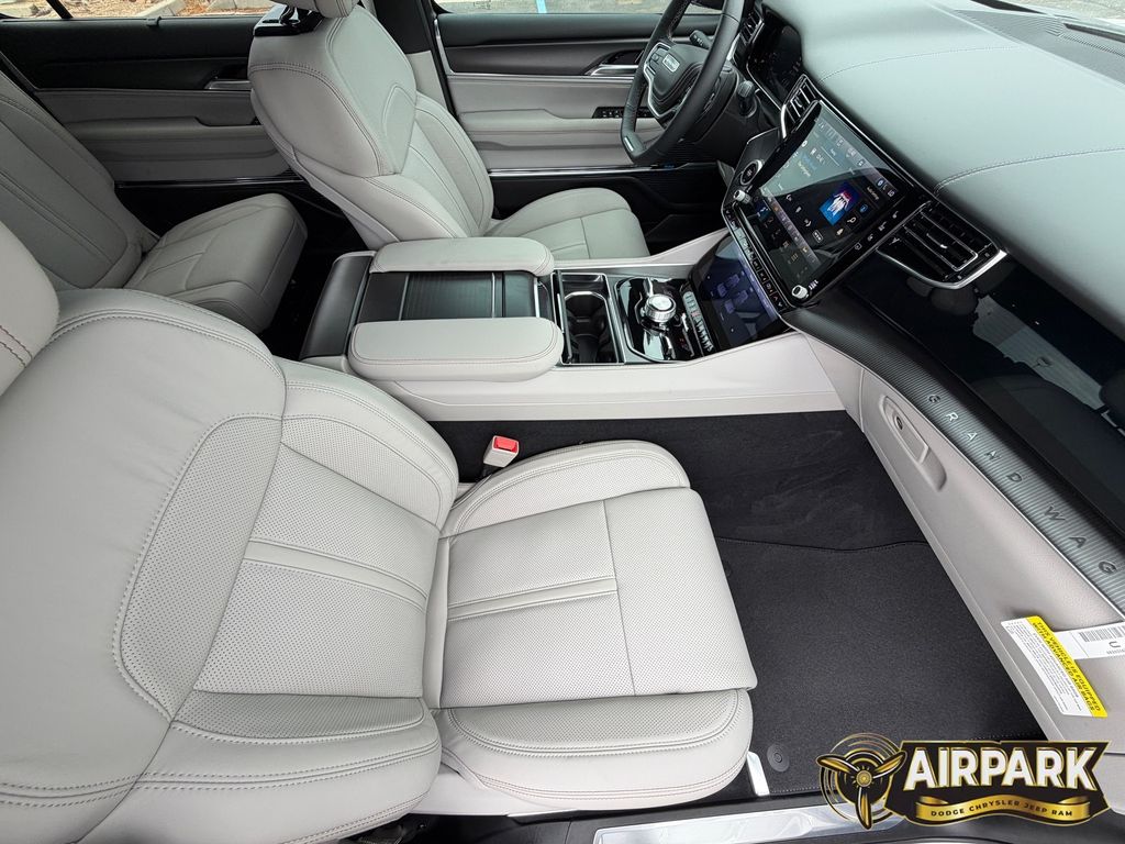 New 2026 Bright White Jeep Summit image 10