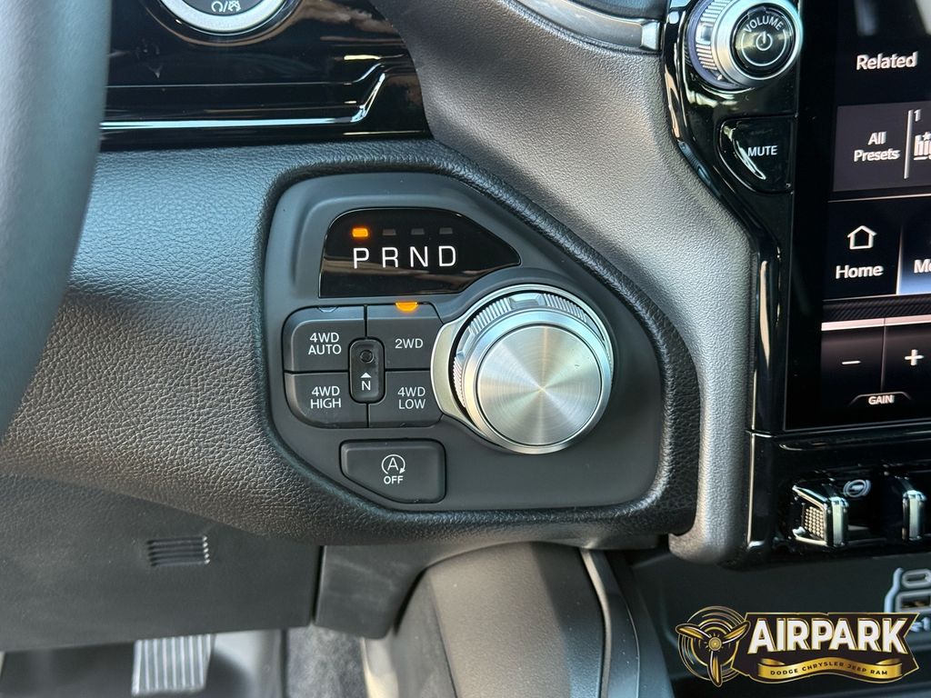 New 2026 Diamond Black Crystal Pearlcoat Ram Laramie image 17