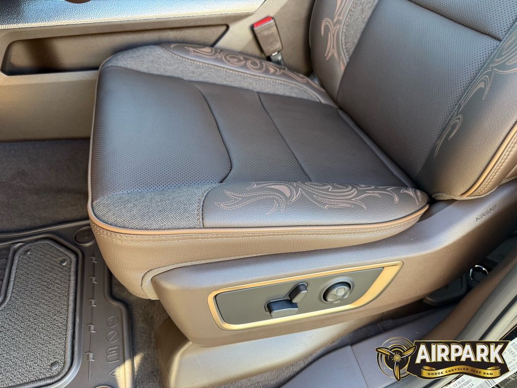 New 2026 Diamond Black Crystal Pearlcoat Ram Limited image 13