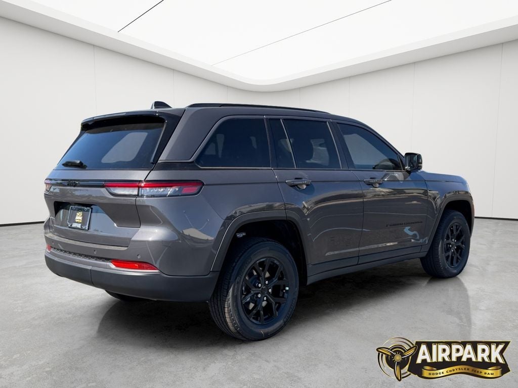 New 2026 Baltic Gray Jeep Laredo image 4