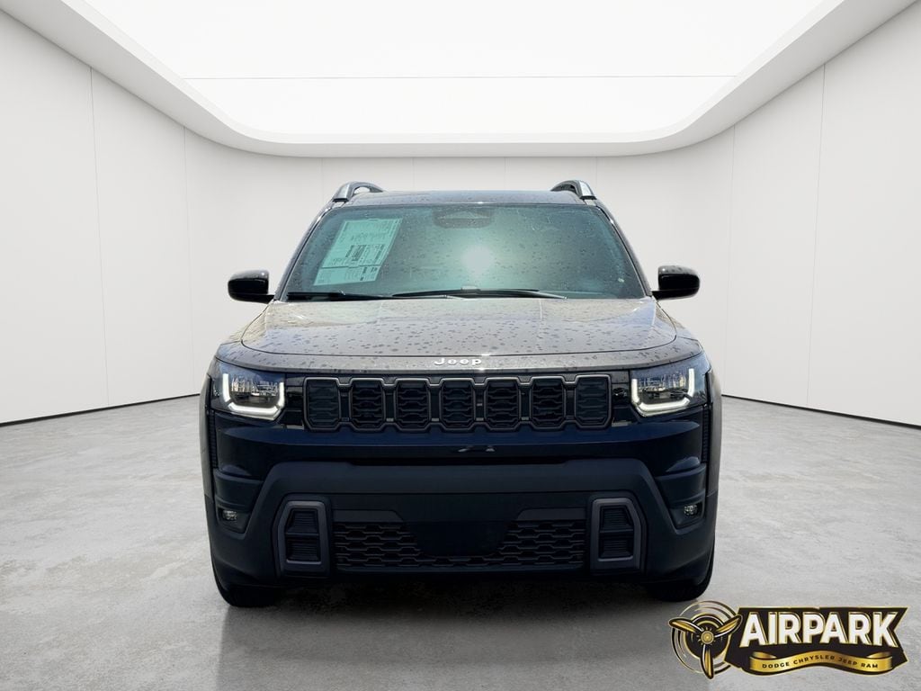 New 2026 Diamond Black Crystal Pearlcoat Jeep Laredo/Limited image 9