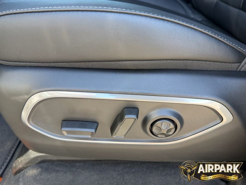 New 2026 Baltic Gray Jeep Limited image 21
