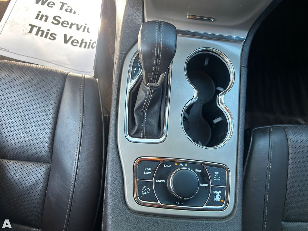 Used 2016 Ivory 3-Coat Jeep Summit image 25