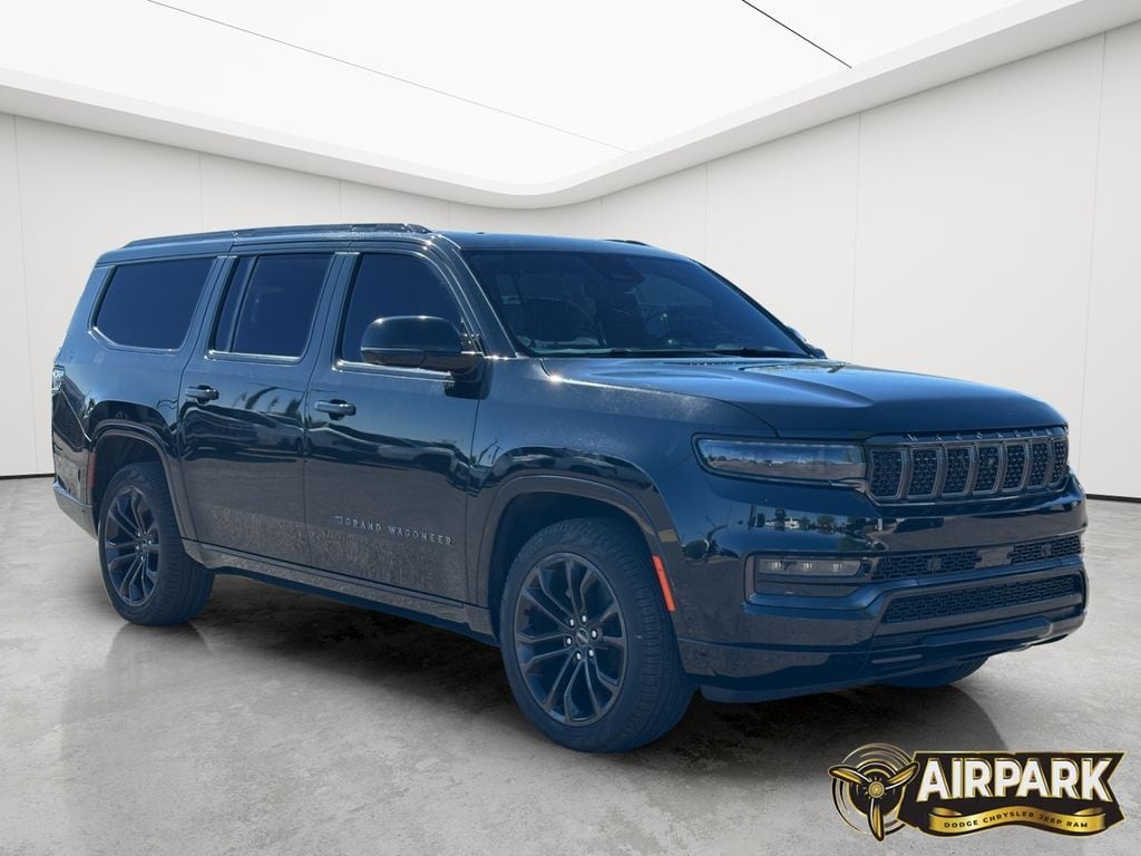 New 2024 Diamond Black Crystal Pearlcoat Jeep Series II image 9