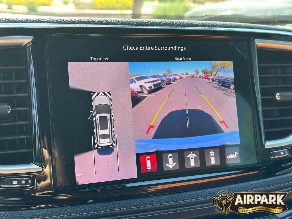 New 2024 Bright White Chrysler Pinnacle image 20