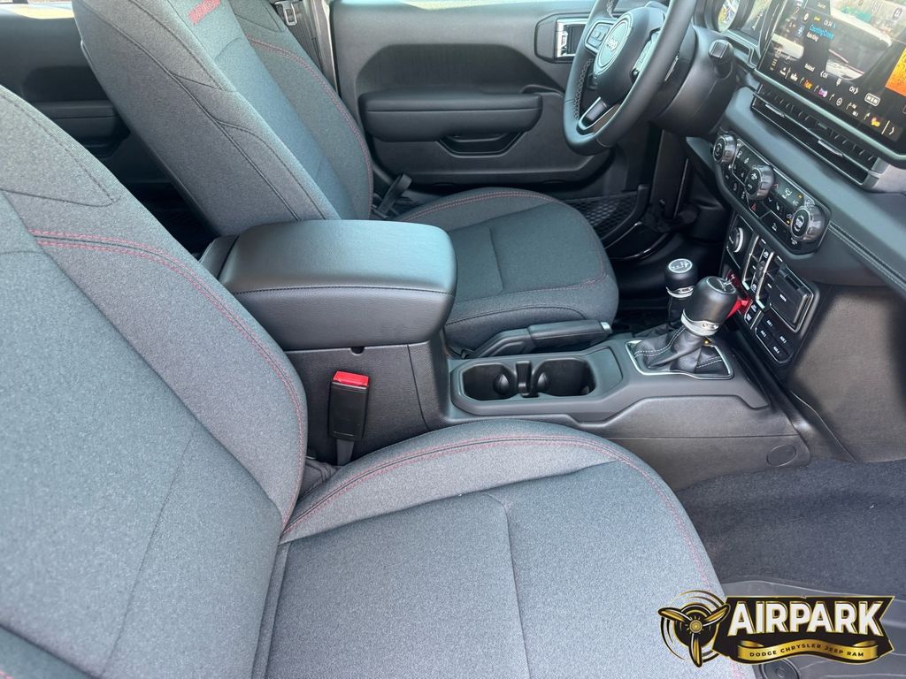 New 2025 Granite Crystal Jeep Rubicon image 11