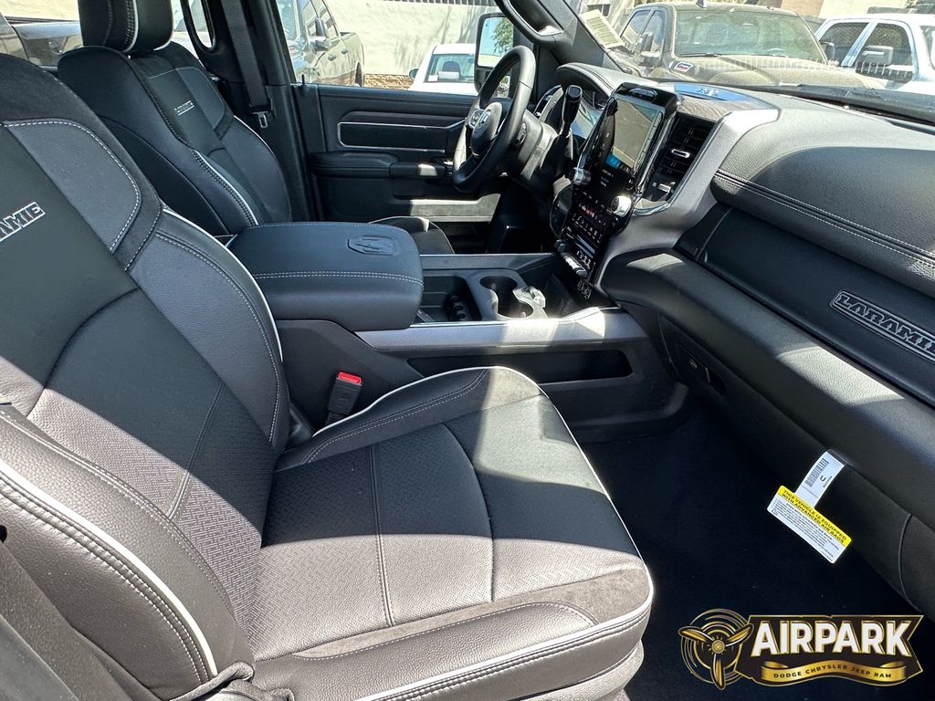 New 2025 Diamond Black Crystal Pearlcoat Ram Laramie image 12