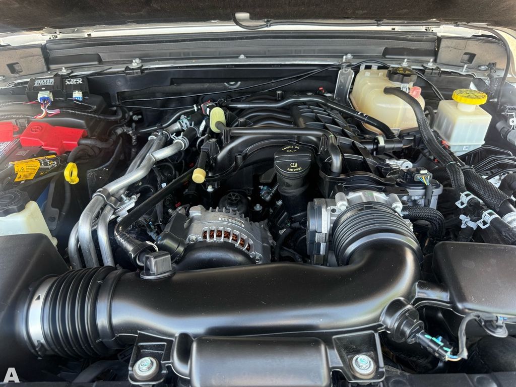 Used 2022 Silver Zynith Clearcoat Jeep Rubicon image 30