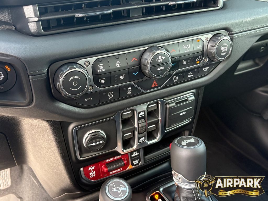 New 2026 Reign Jeep Rubicon image 17