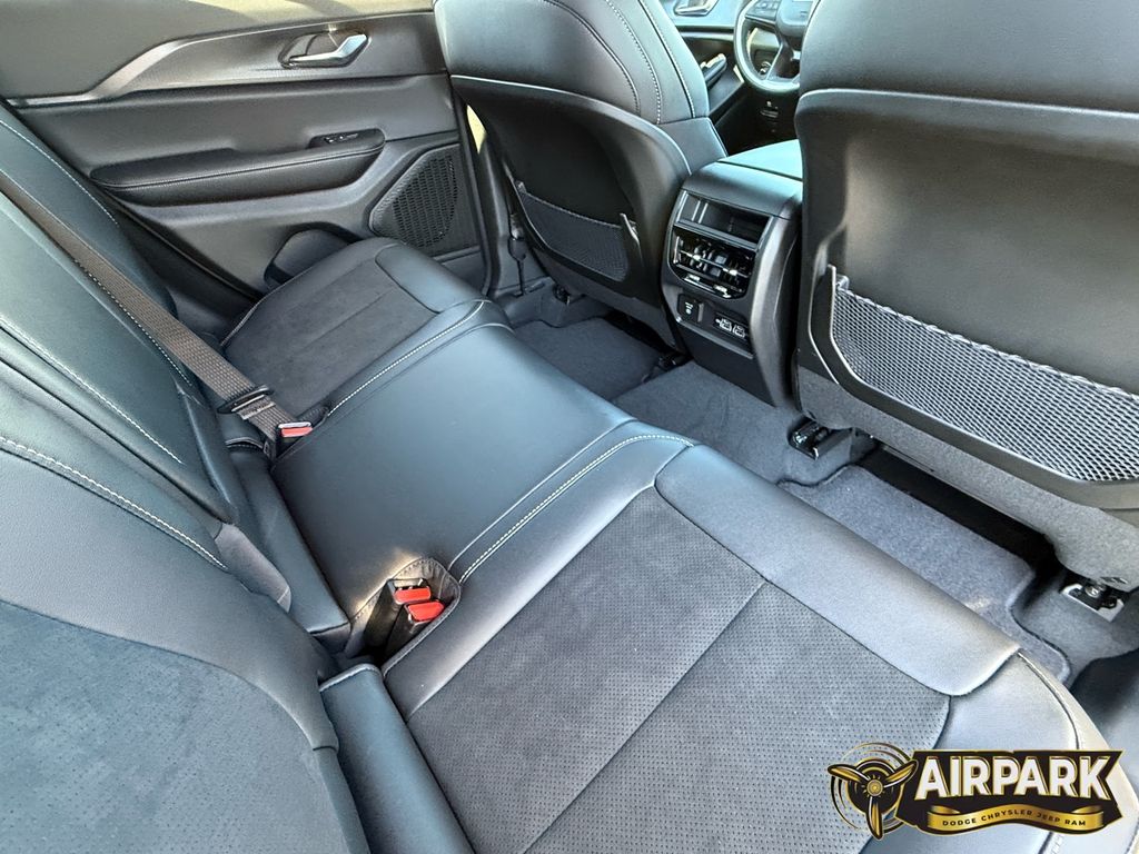 New 2025 Silver Zynith Jeep Laredo image 21