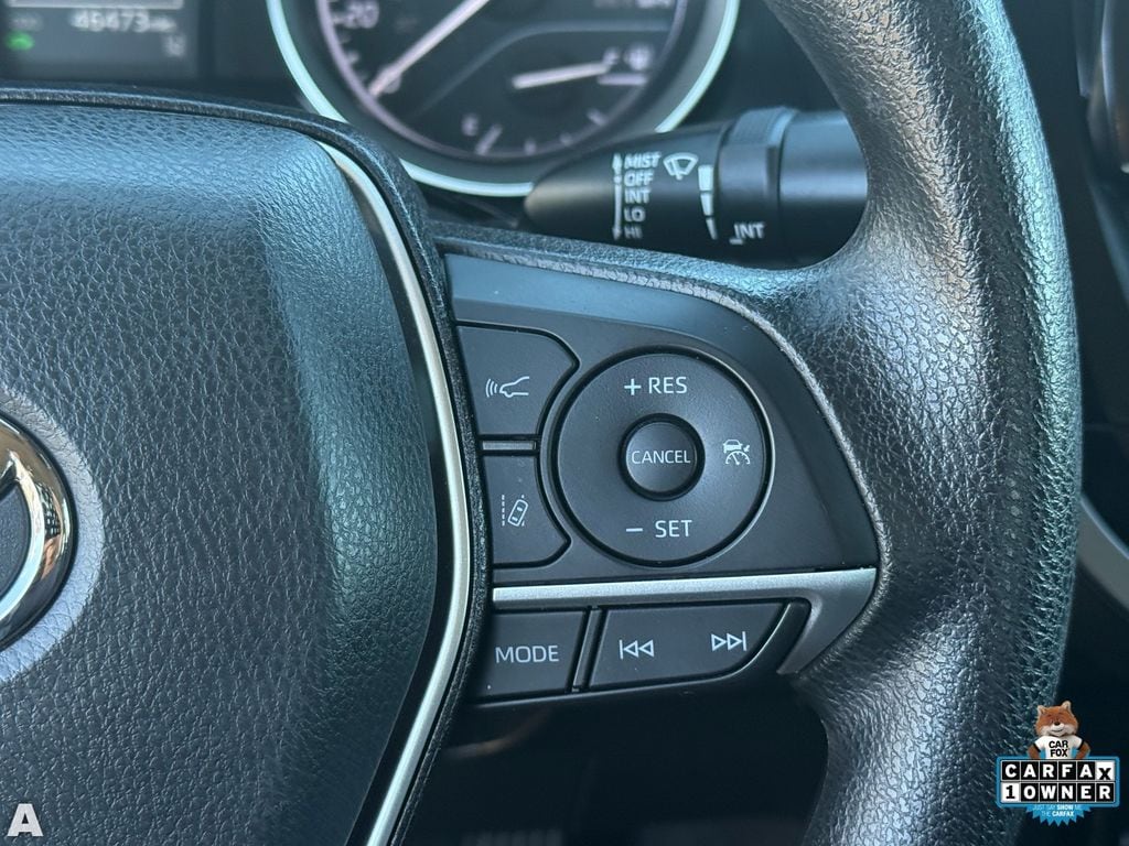 Used 2023 White Toyota LE image 17