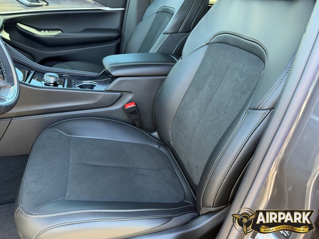 New 2026 Baltic Gray Jeep Laredo image 18
