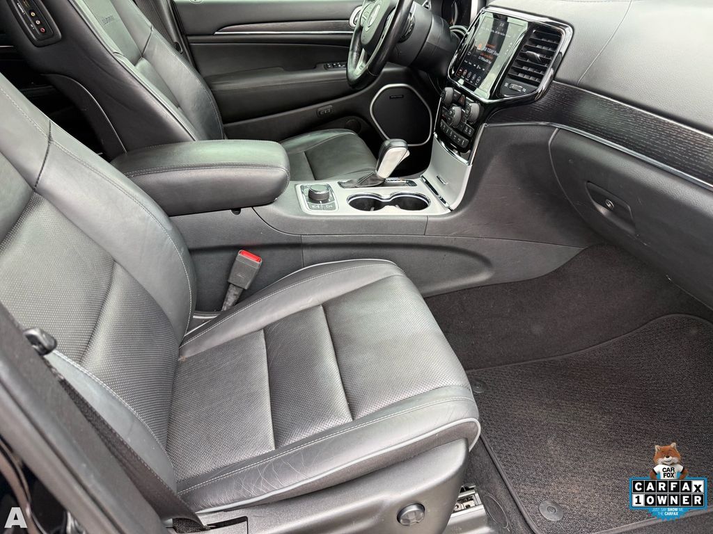 Used 2020 Diamond Black Crystal Pearlcoat Jeep Summit image 29