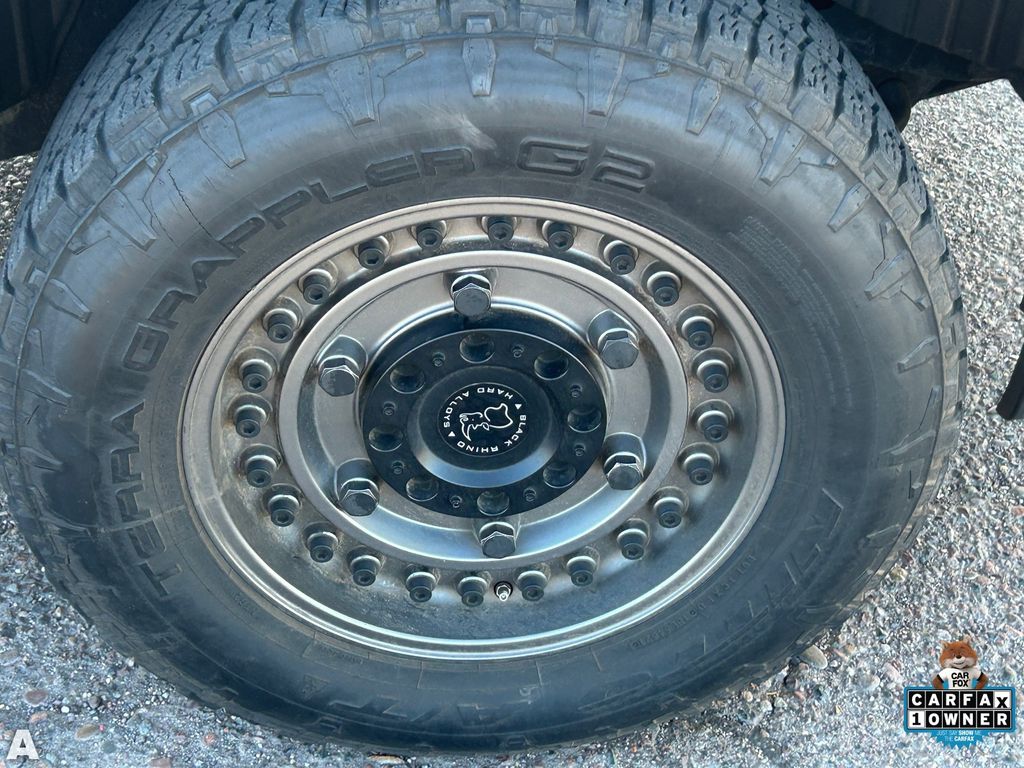 Used 2019 Gun Metallic Nissan SL image 10