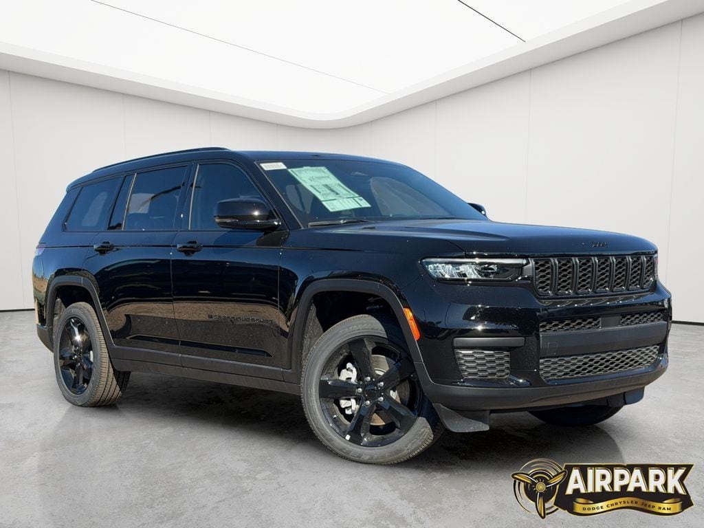 New 2025 Diamond Black Crystal Pearlcoat Jeep Laredo image 2
