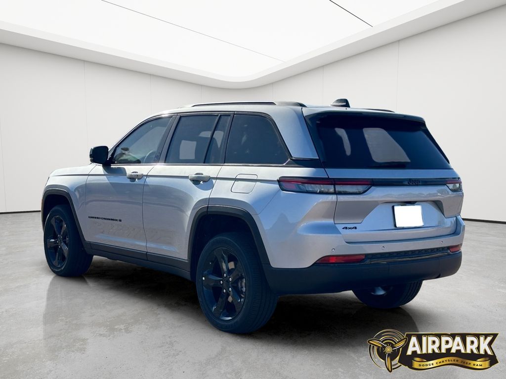 New 2025 Silver Zynith Jeep Laredo image 7