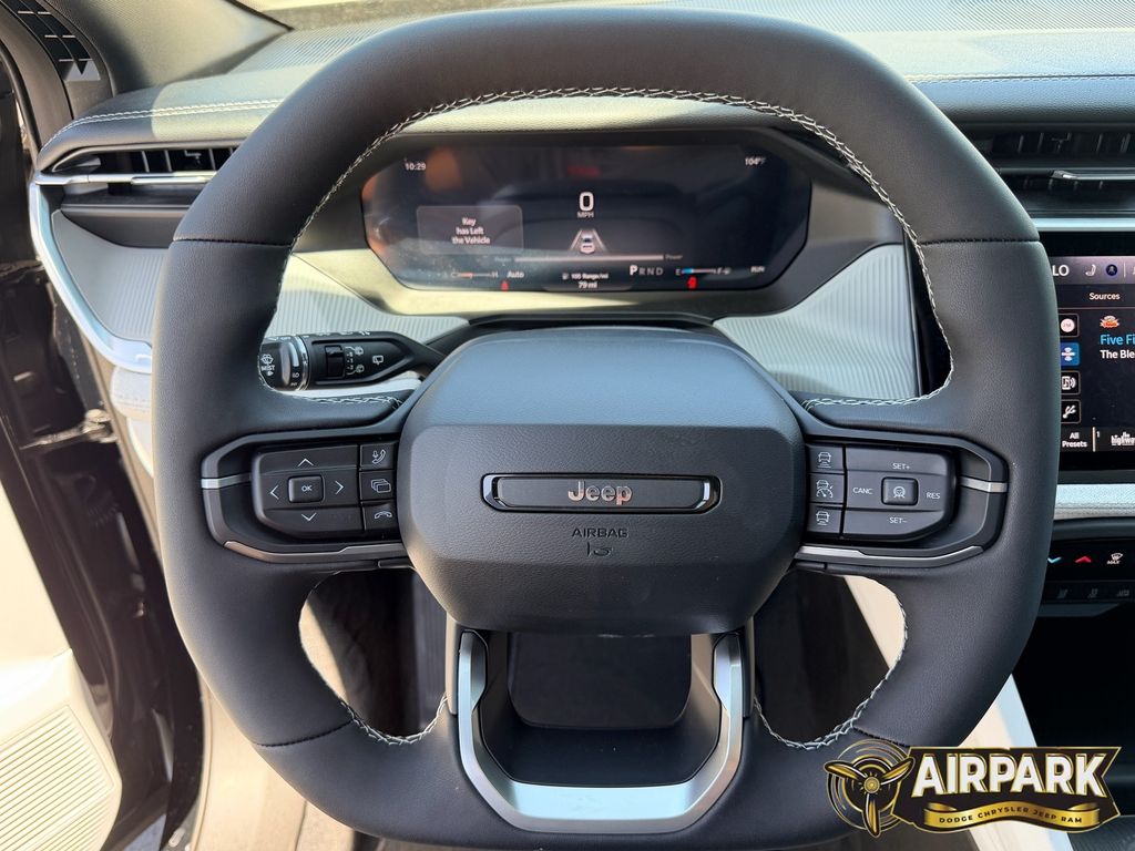 New 2026 Diamond Black Crystal Pearlcoat Jeep Laredo/Limited image 20