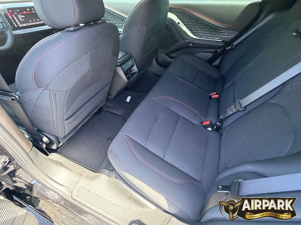 New 2026 Diamond Black Crystal Pearlcoat Dodge R/T image 13