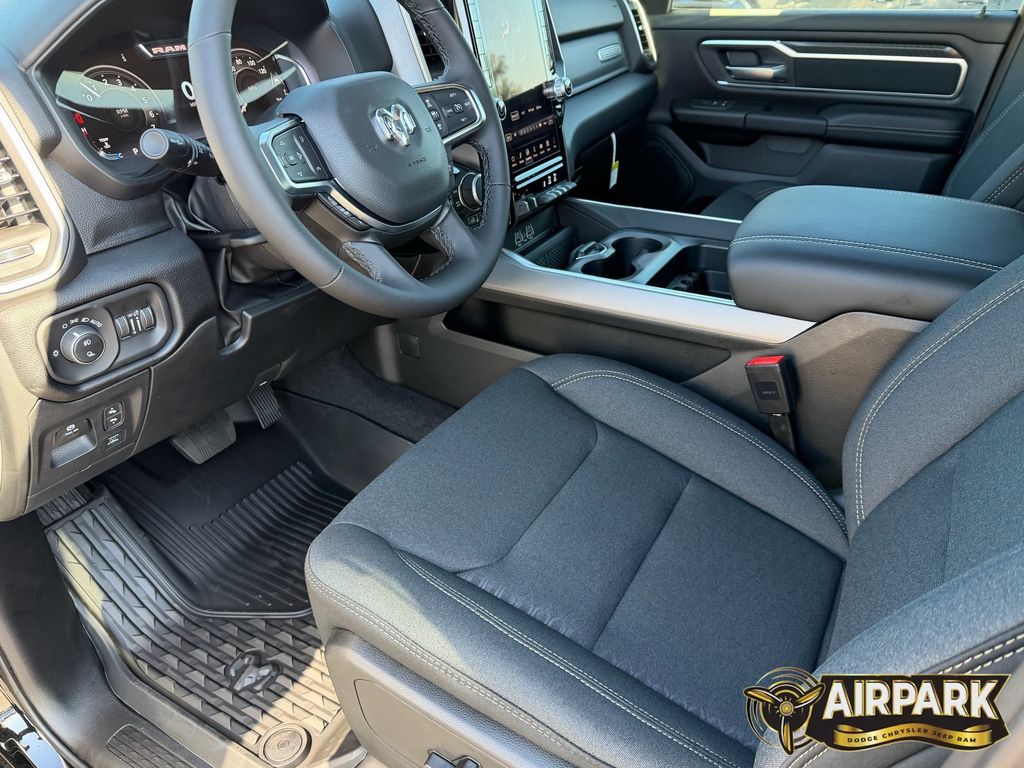 New 2026 Diamond Black Crystal Pearlcoat Ram Big Horn/Lone Star image 15