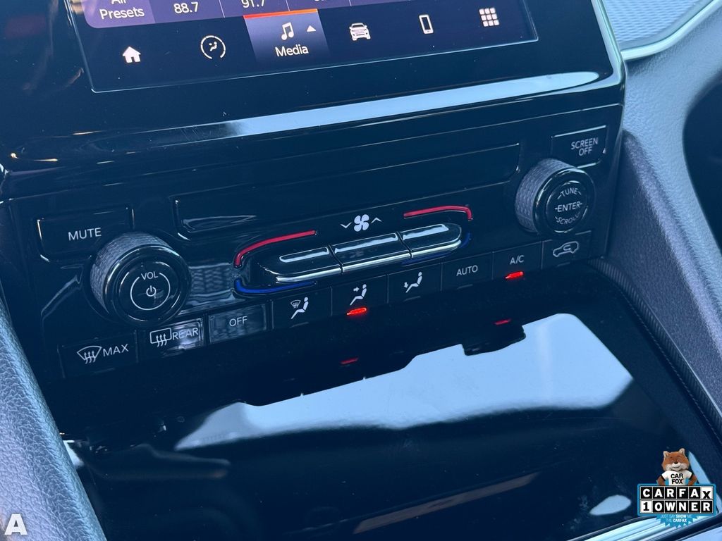 Used 2025 Baltic Gray Metallic Clearcoat Jeep Laredo image 22