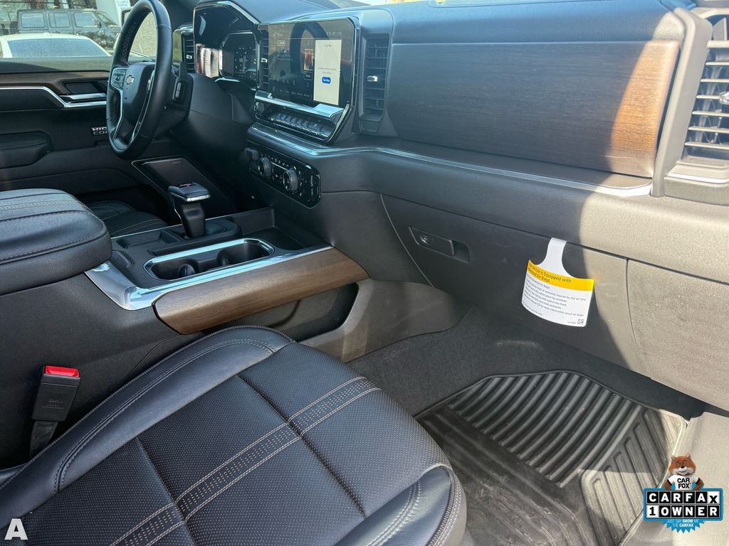 Used 2025 Black Chevrolet High Country image 28