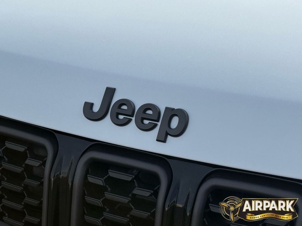 New 2026 Bright White Jeep Limited image 31