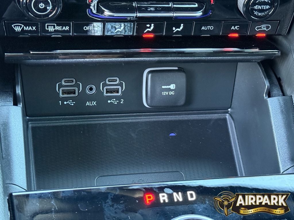 New 2025 Velvet Red Pearlcoat Jeep Laredo image 19