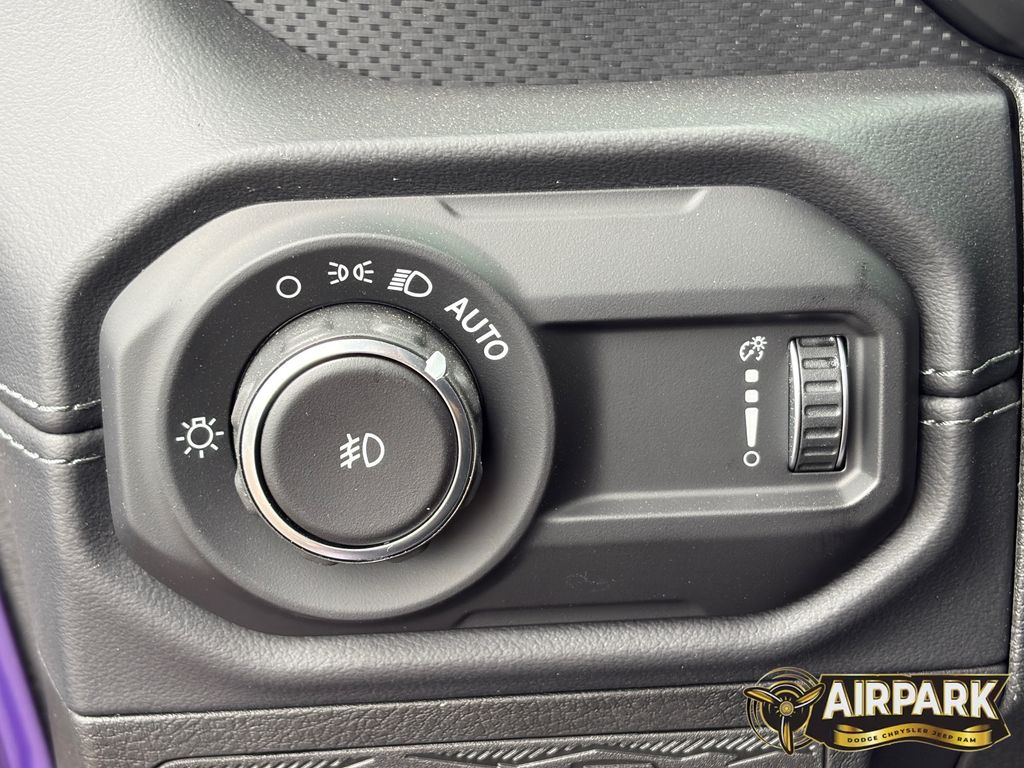 New 2026 Reign Jeep Rubicon image 17