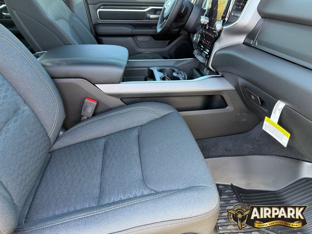 New 2026 Diamond Black Crystal Pearlcoat Ram Big Horn/Lone Star image 12