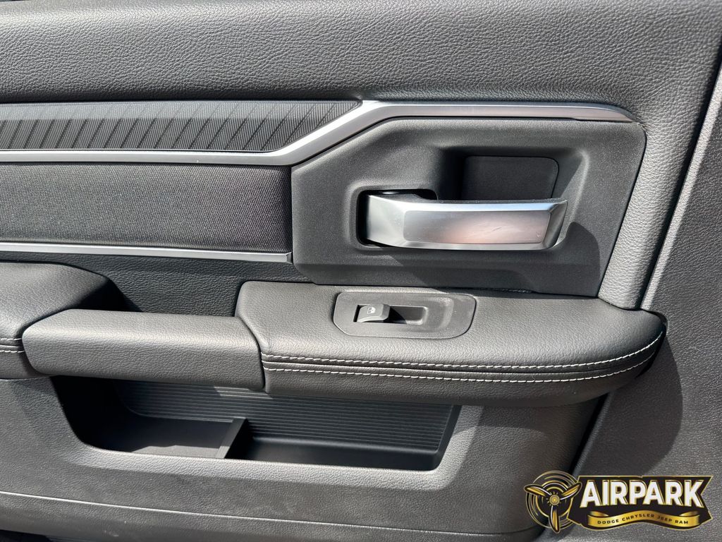 New 2026 Diamond Black Crystal Pearlcoat Ram Big Horn image 20