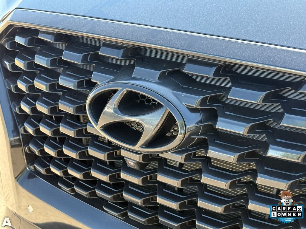 Used 2022 Abyss Black Pearl Hyundai Limited image 32