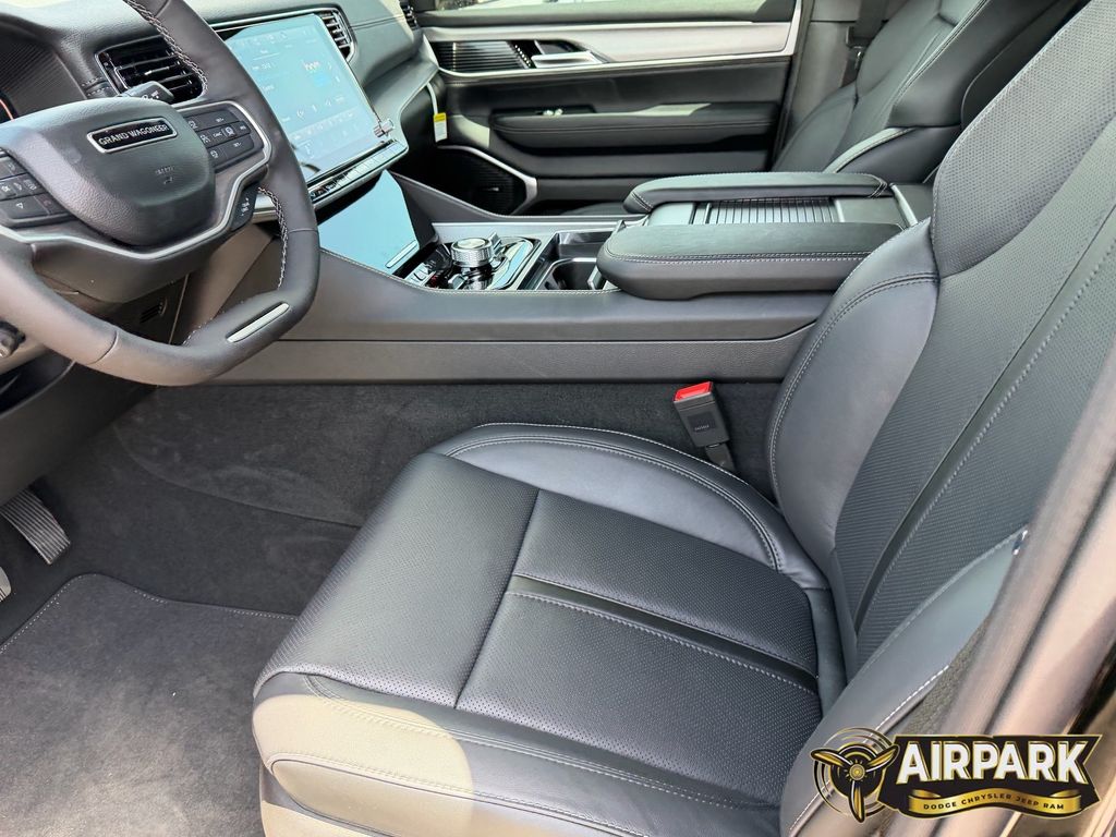 New 2026 High Gloss Black Jeep Limited image 18