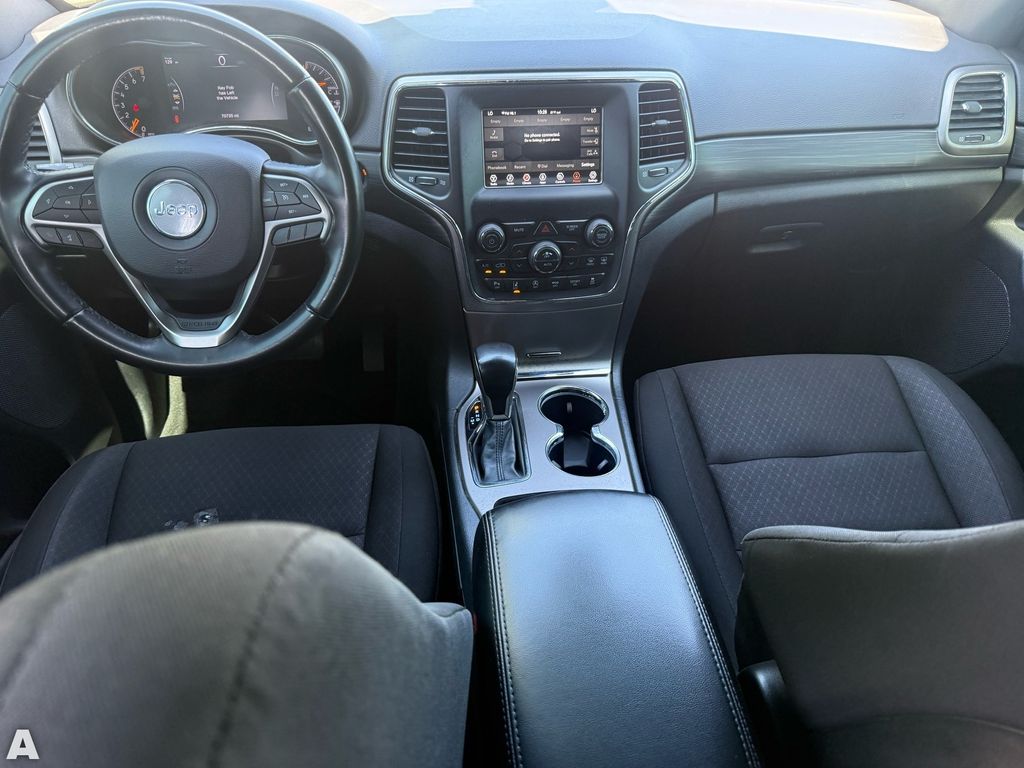 Used 2021 Diamond Black Crystal Pearlcoat Jeep Laredo E image 24