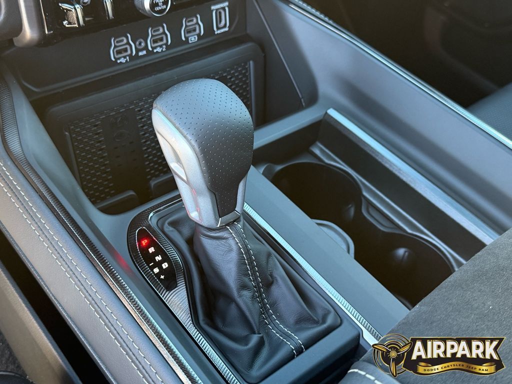 New 2026 Diamond Black Crystal Pearlcoat Ram RHO image 20