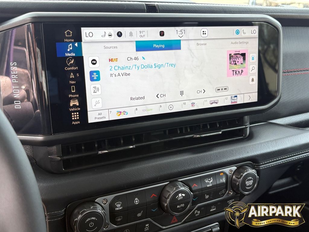 New 2026 Reign Jeep Rubicon image 17