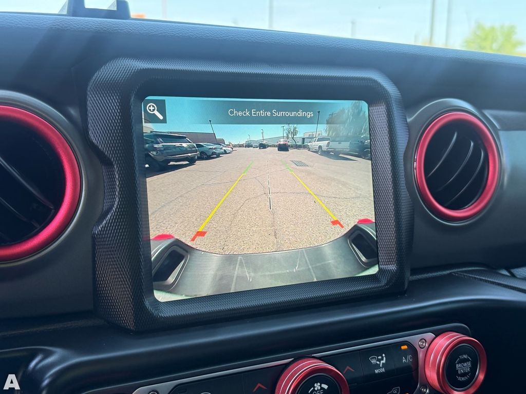 Used 2022 Silver Zynith Clearcoat Jeep Rubicon image 21