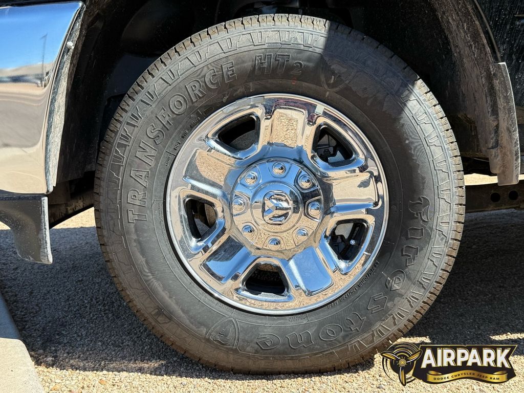 New 2026 Diamond Black Crystal Pearlcoat Ram Tradesman image 10