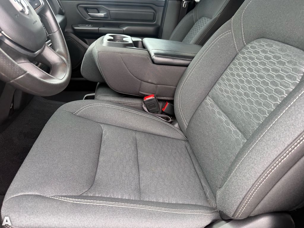 Used 2025 Diamond Black Crystal Pearlcoat Ram Tradesman image 12