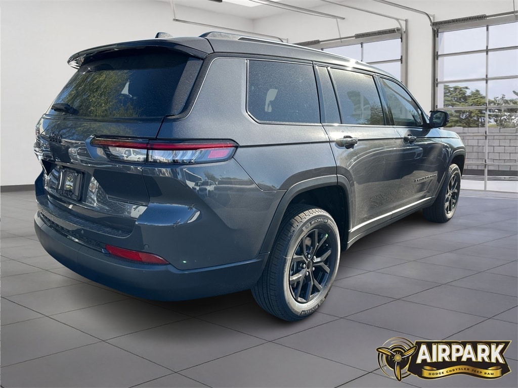 New 2025 Jeep Grand Cherokee L Laredo Sport Utility