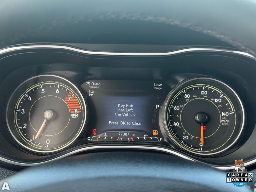 Used 2022 Bright White Clearcoat Jeep Latitude Lux image 18