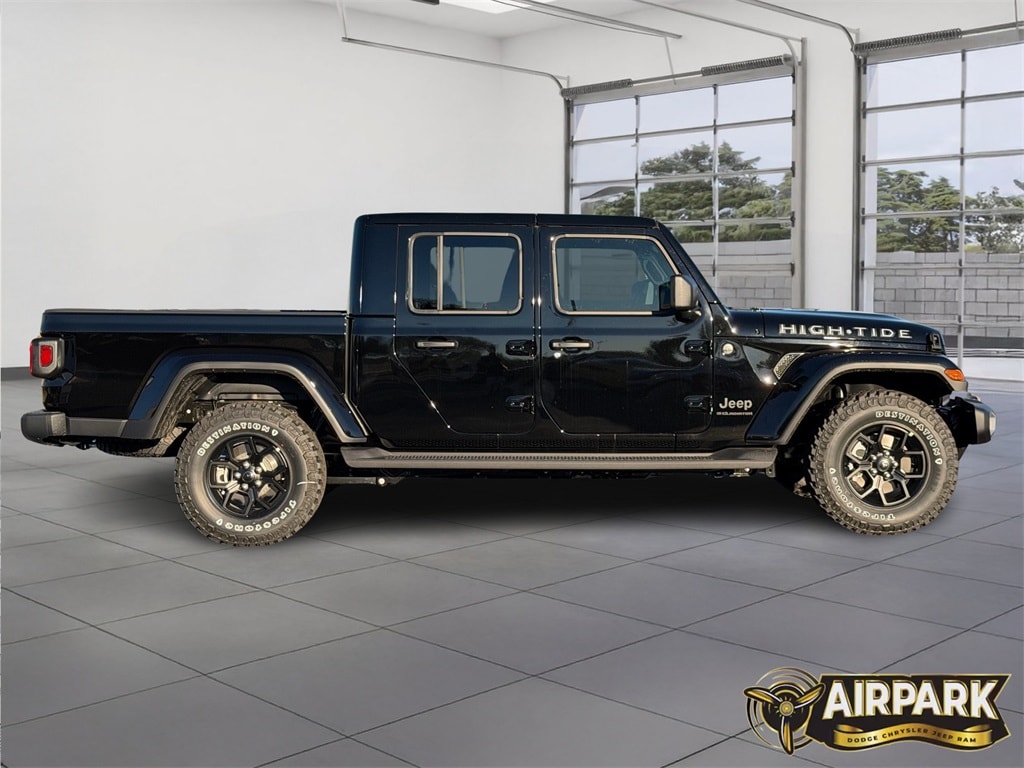 New 2025 Jeep Gladiator Sport Pickup